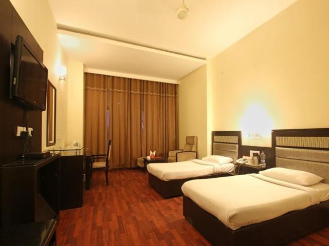 Eagle Motel Rājpura Екстериор снимка
